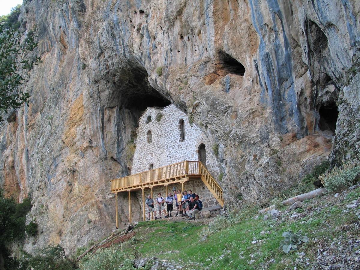 Hotel Archontiko Parnassus Dadi Amfikleia Exterior foto